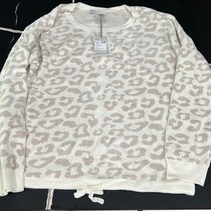 NWT: Barefoot dreams top